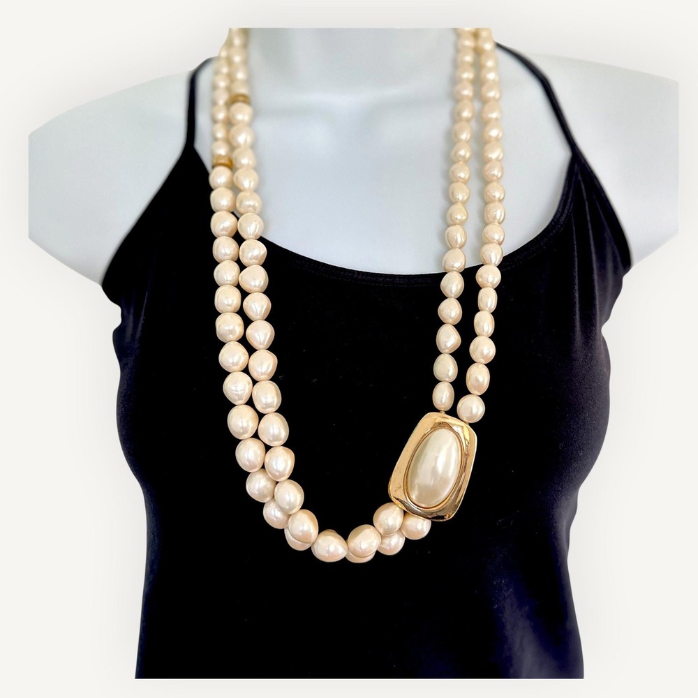 Trifari Kunio Matsumoto Faux Baroque Pearl Double Strand Gold Pendant Necklace - Picture 5 of 8